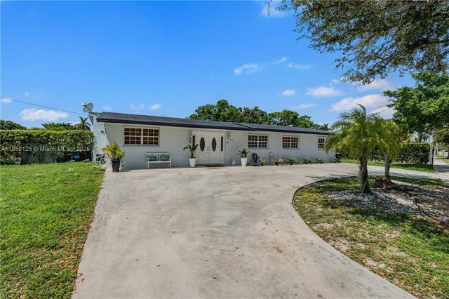 3 of 40 - 10351 Sw 49th St, Miami, FL