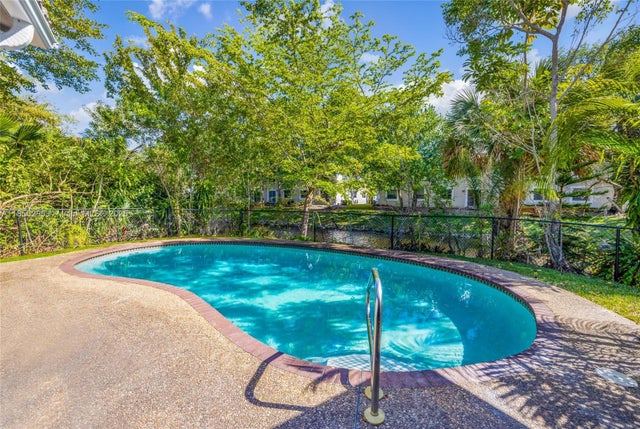 2 of 33 - 11390 Nw 37th St, Coral Springs, FL
