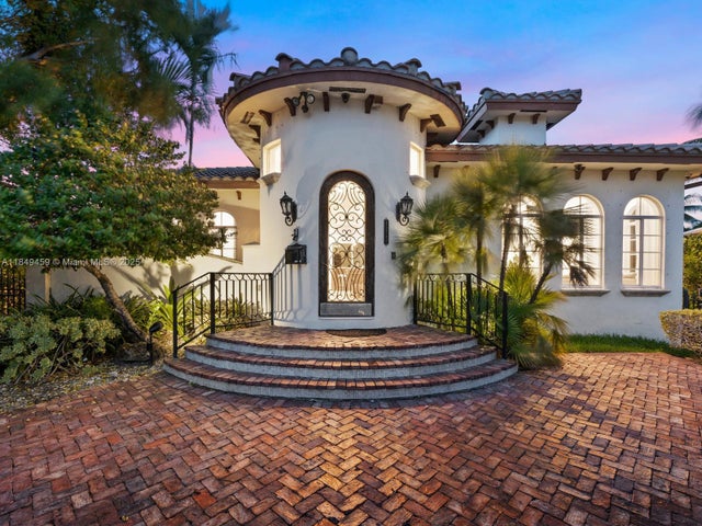 1 of 41 - 1223 Jackson St, Hollywood, FL
