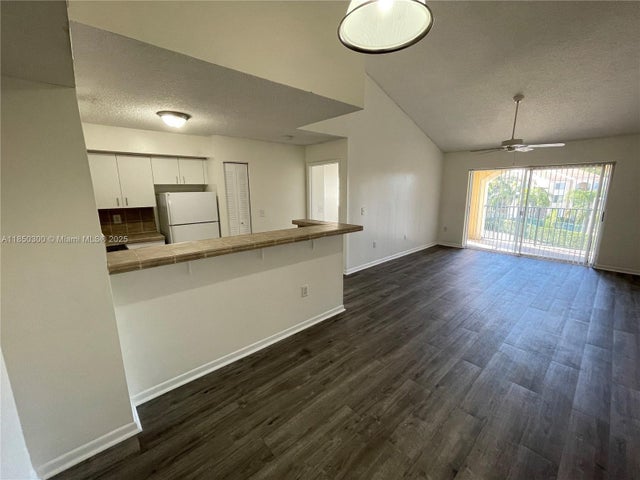 4 of 25 - 1749 Village Blvd 304, West Palm Beach, FL