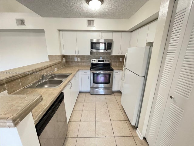5 of 25 - 1749 Village Blvd 304, West Palm Beach, FL