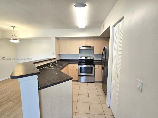 2 of 22 - 4180 San Marino Blvd 106, West Palm Beach, FL