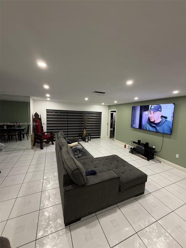 5 of 7 - 3404 Onyx Rd, Miramar, FL