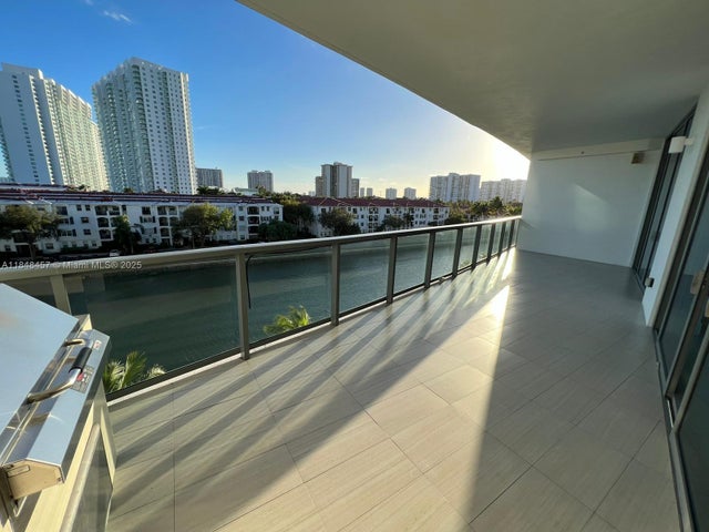 2 of 31 - 3250 Ne 188 St 403, Aventura, FL