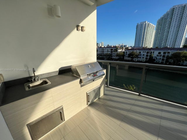 4 of 31 - 3250 Ne 188 St 403, Aventura, FL