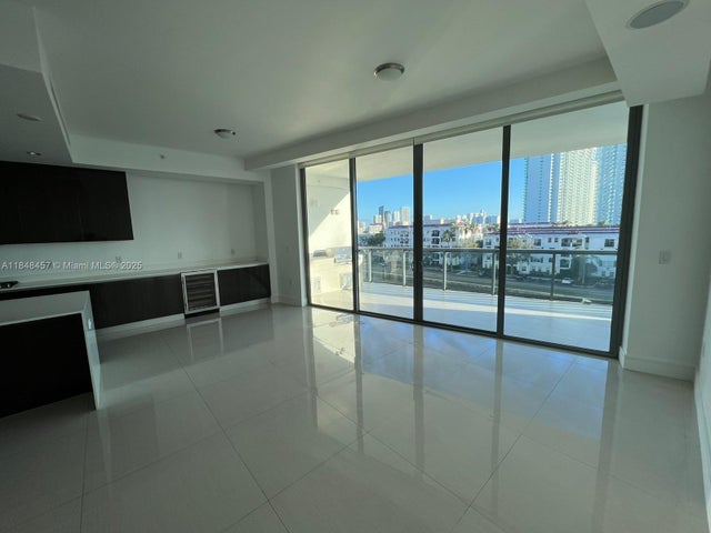 5 of 31 - 3250 Ne 188 St 403, Aventura, FL