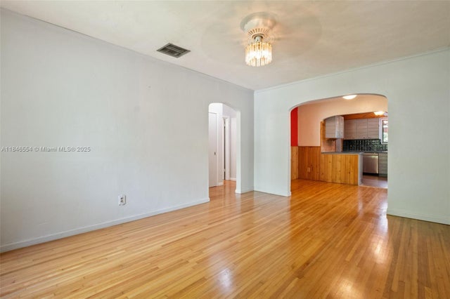 5 of 25 - 156 Glendale Dr, Miami Springs, FL