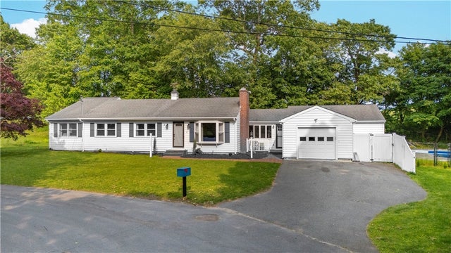 12 Valentine Cir, Barrington