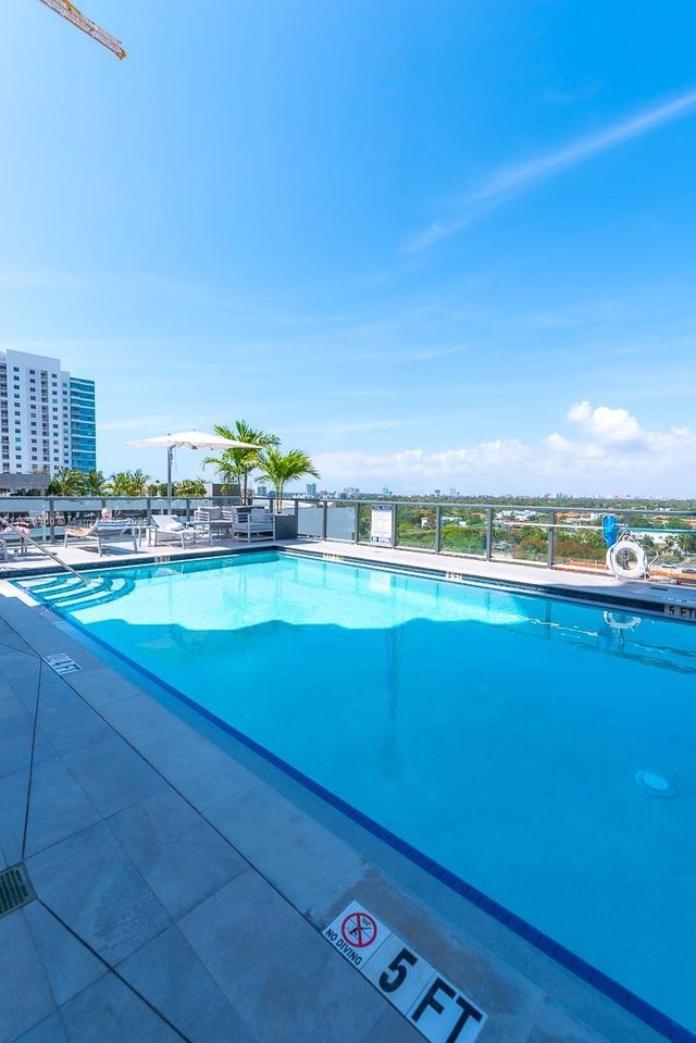 239 Sw 9th St 2003, Miami