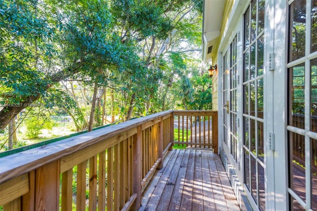 4 of 75 - 2221 Sw 28th Way, Fort Lauderdale, FL
