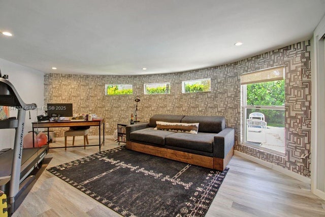 3 of 16 - 2716 Ne 27th Ct, Fort Lauderdale, FL