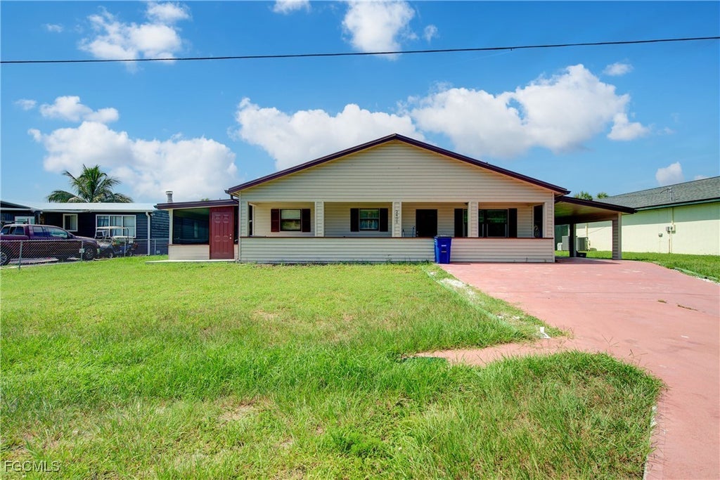 2405 Zoysia Ln, NORTH FORT MYERS