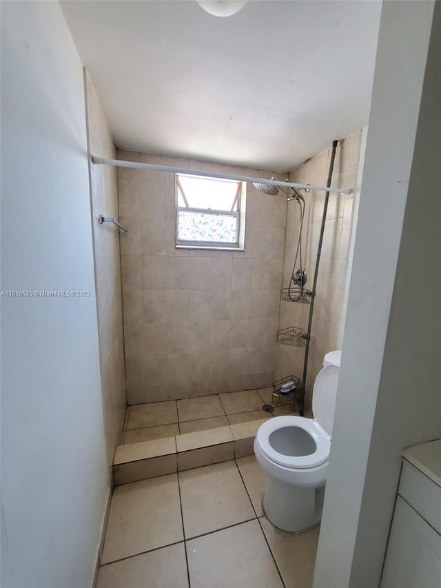 2 of 16 - 1100 Ne 1st Ct 106, Hallandale Beach, FL
