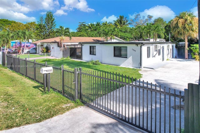 3 of 62 - 1490 Ne 147th St, Miami, FL