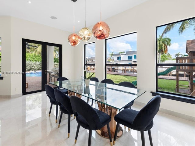 5 of 33 - 1031 Harbor Ct, Hollywood, FL