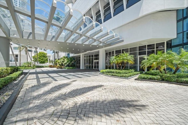 1 of 41 - 6301 Collins Ave 2705, Miami Beach, FL