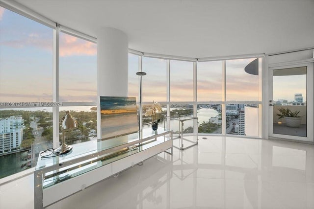 5 of 41 - 6301 Collins Ave 2705, Miami Beach, FL
