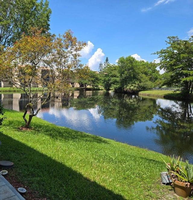 1 of 30 - 302 Lakeview Dr 102, Weston, FL