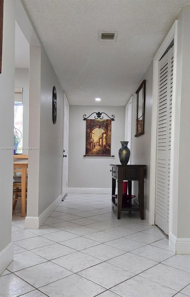 3 of 30 - 302 Lakeview Dr 102, Weston, FL