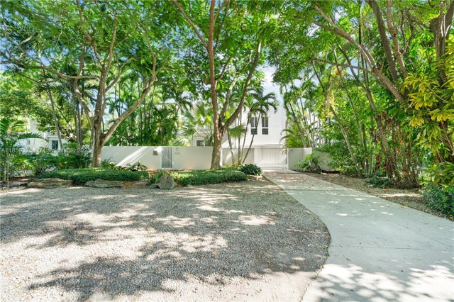 1 of 54 - 4050 Hardie Ave, Miami, FL