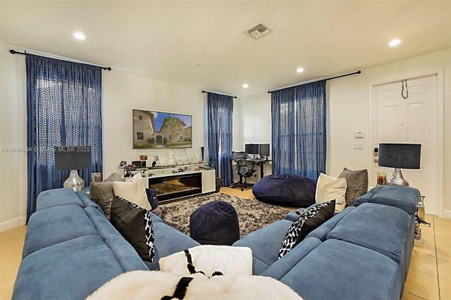5 of 29 - 14650 Sw 15th St, Pembroke Pines, FL