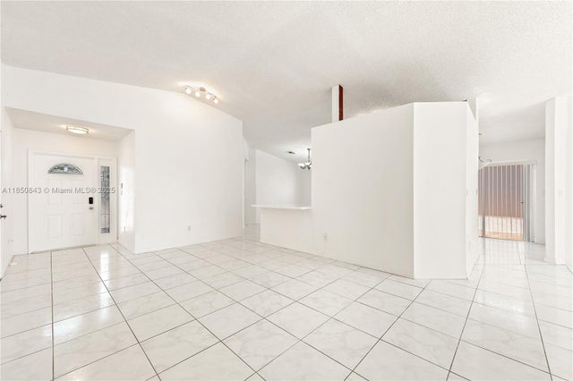 4 of 28 - 12344 Sw 144th Ter, Miami, FL