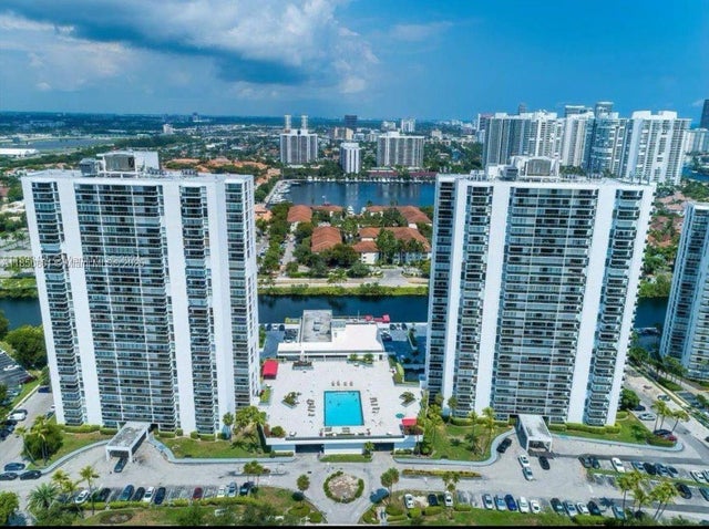1 of 25 - 3675 N Country Club Dr 105, Aventura, FL