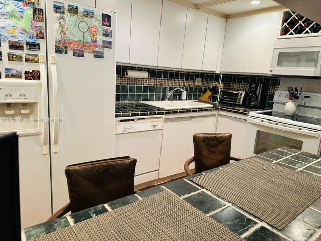 3 of 23 - 4000 Towerside Ter 1503, Miami, FL