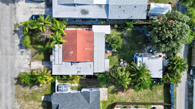 5 of 35 - 2326 Harding St, Hollywood, FL