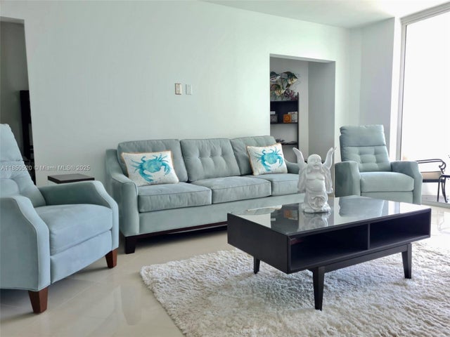 3 of 27 - 3001 S Ocean Dr 721, Hollywood, FL