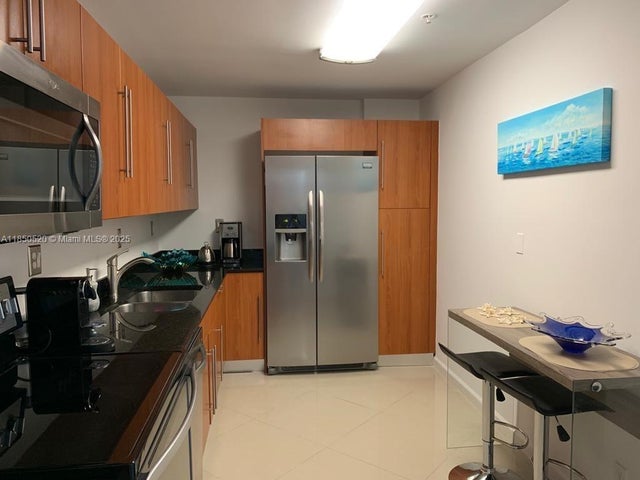 5 of 27 - 3001 S Ocean Dr 721, Hollywood, FL