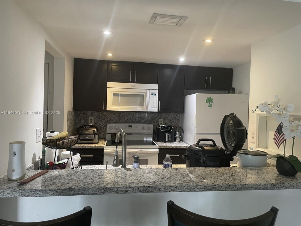 7075 Nw 186th St C409, Hialeah
