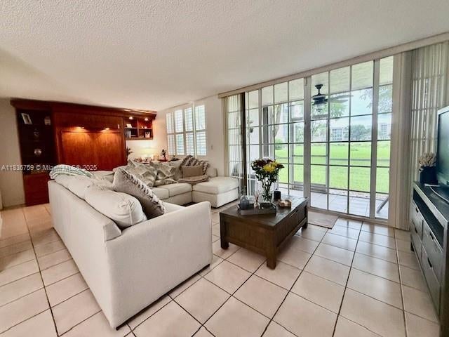 4 of 30 - 9491 Se Evergreen Pl 102, Davie, FL