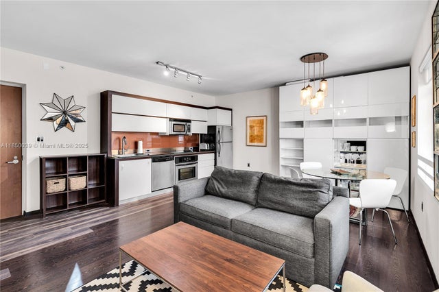 1 of 41 - 435 21st St 322, Miami Beach, FL