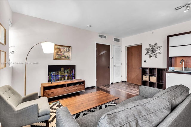 3 of 41 - 435 21st St 322, Miami Beach, FL