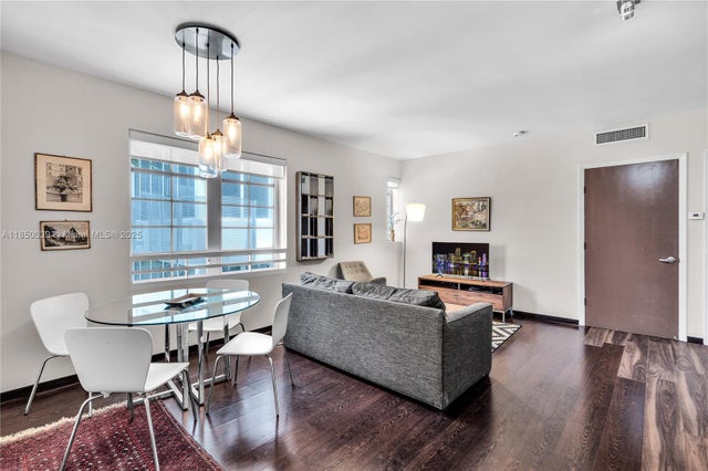 5 of 41 - 435 21st St 322, Miami Beach, FL