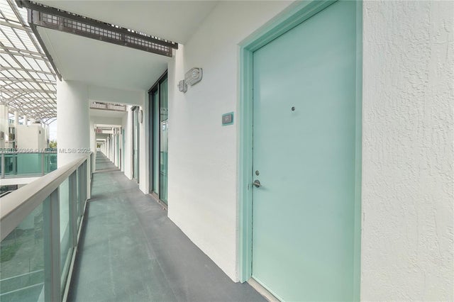 2 of 39 - 6000 Collins Ave 527, Miami Beach, FL