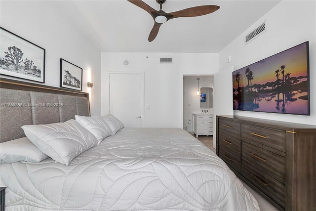 5 of 39 - 6000 Collins Ave 527, Miami Beach, FL