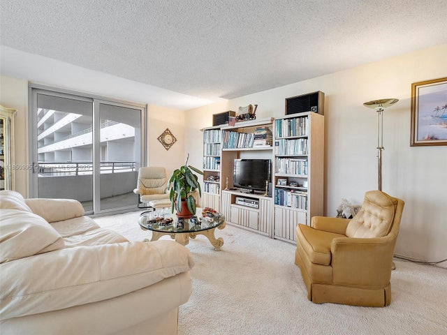 4 of 39 - 5555 Collins Ave 4s, Miami Beach, FL