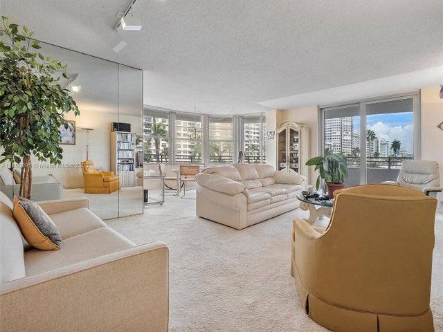5 of 39 - 5555 Collins Ave 4s, Miami Beach, FL