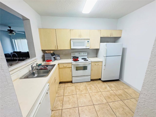 5 of 20 - 1169 Golden Lakes Blvd 1123, West Palm Beach, FL