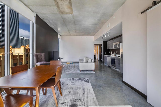 3 of 31 - 151 Se 1st St 401, Miami, FL