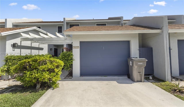 1629 Woodbridge Lakes Cir, West Palm Beach