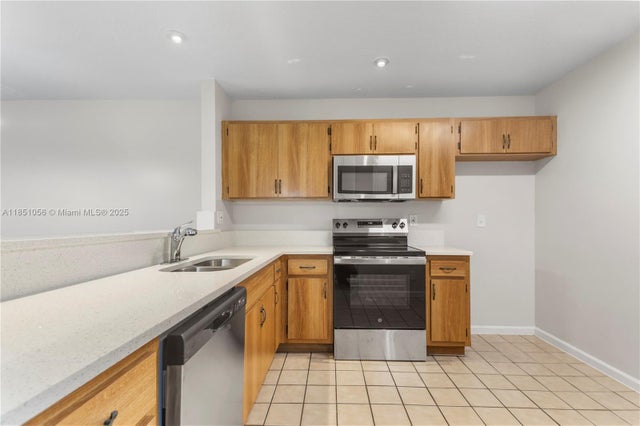 2 of 18 - 1629 Woodbridge Lakes Cir, West Palm Beach, FL