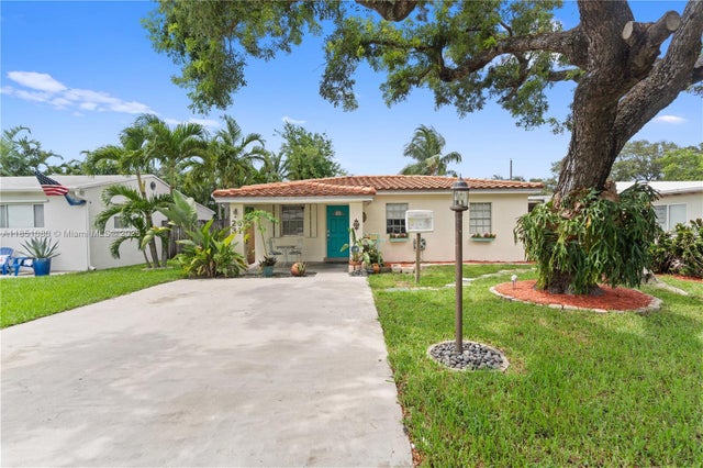 1 of 26 - 2631 Wilson St, Hollywood, FL