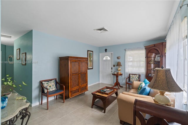3 of 26 - 2631 Wilson St, Hollywood, FL