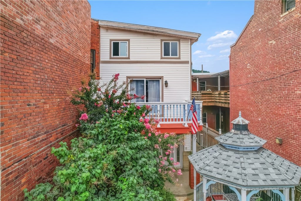 2422 Carson Street, South Side