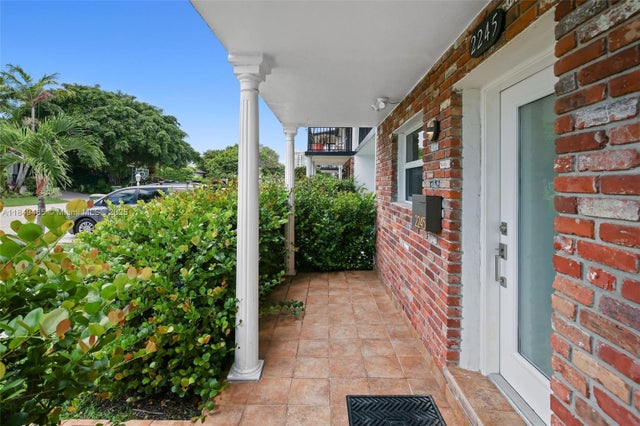 4 of 30 - 2245 Ne 122nd St 2245, North Miami, FL