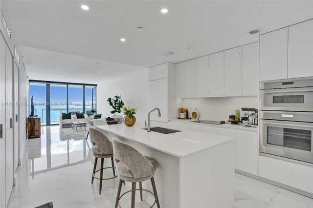 3 of 27 - 700 Ne 24th St 806, Miami, FL