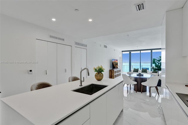 5 of 27 - 700 Ne 24th St 806, Miami, FL